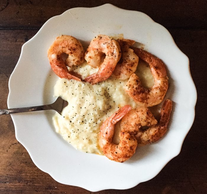 shrimp and cheesy cauliflower grits